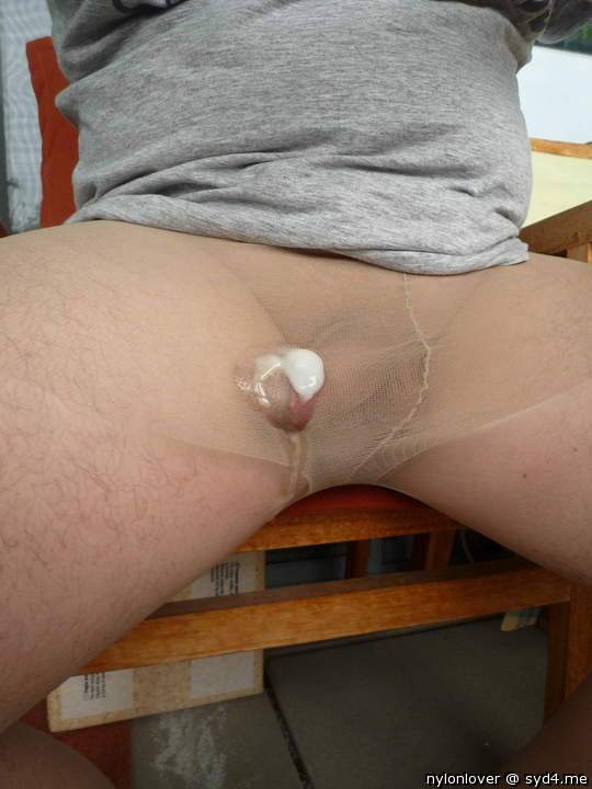 Adult image from nylonlover