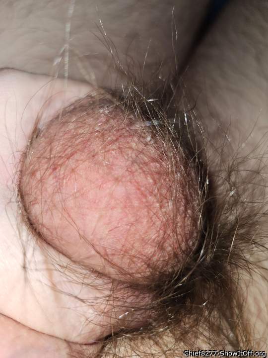 MMmmm I would love to have those balls in my mouth and gentl