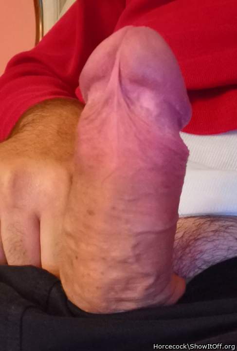 My toy wants to ride your cock 😛