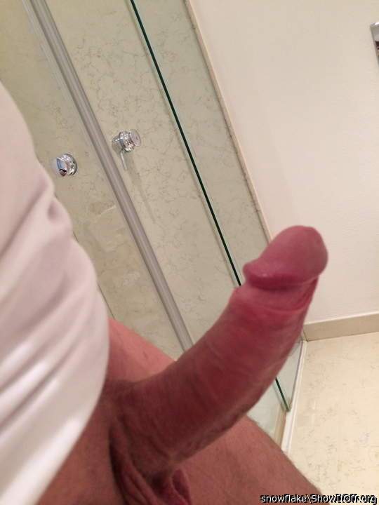 wanna suck it and have it shoved up my ass!!  