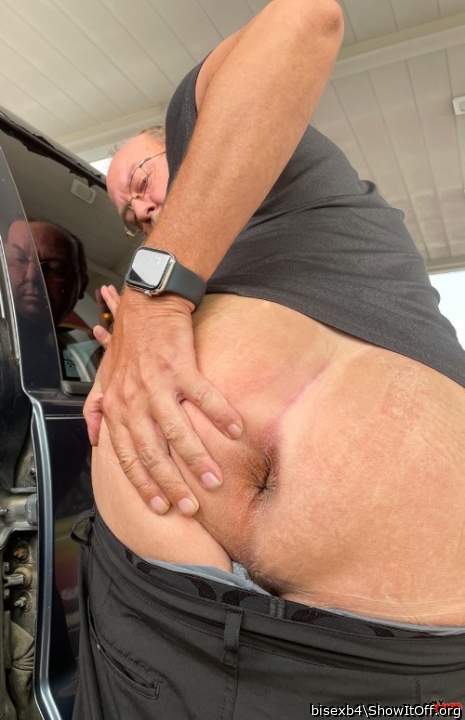 Brad Chaplin�s ass at a gas station