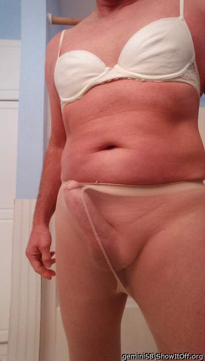 Bill Fischer Sissy- Hose n bra