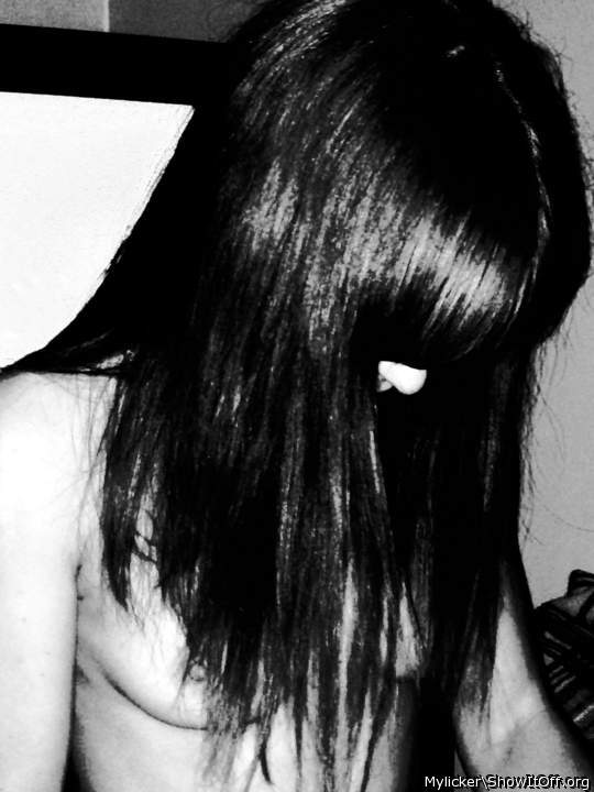 Love this pic.....beautifully sexy and erotic