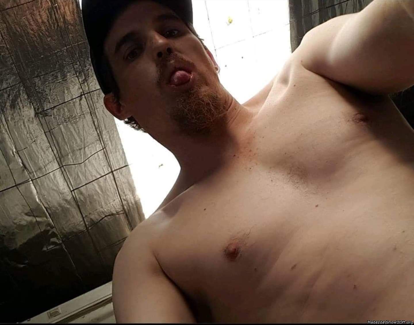 Adult image from Madazda