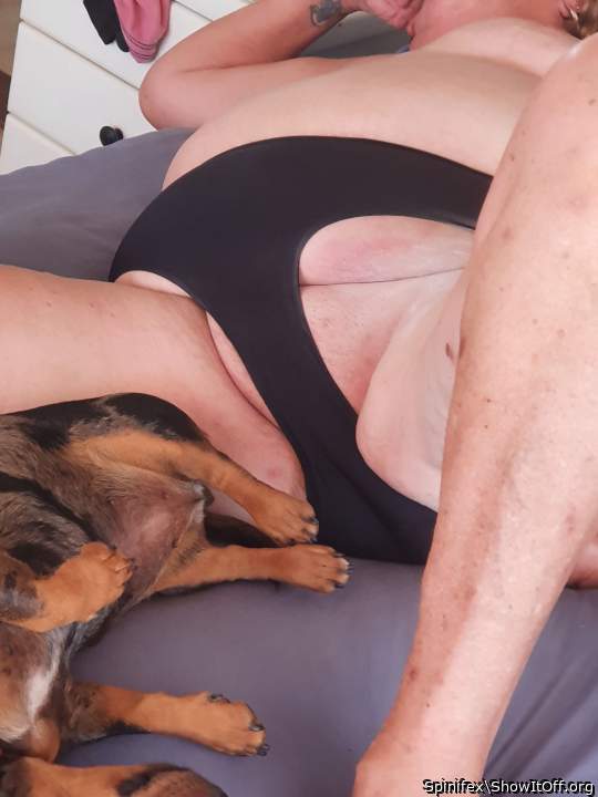 Holding the cum inside my pussy