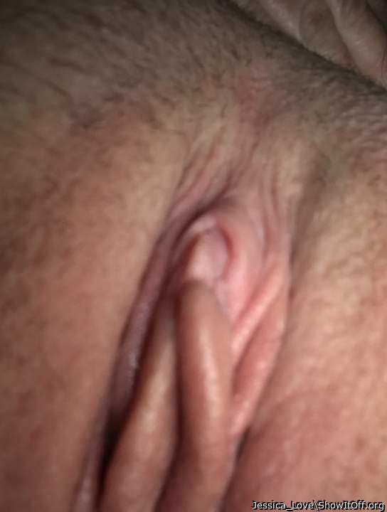 beautiful lips and clit   
