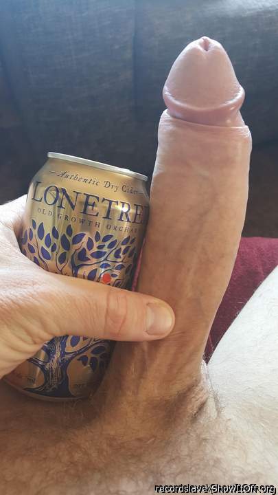 wow! would love to get my lips around that head 