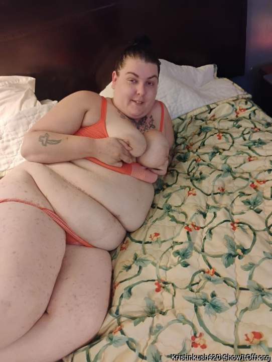 Voluptuous and sexy,love you're curves