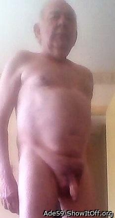 Mmmm,daddy,you�r so hot,i love you and want your body!!!!   