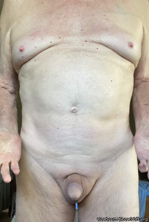 So hot. So bare. N those nips drive me crazy