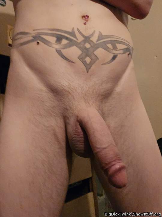 Sexy fit body and delicious looking big cock😘