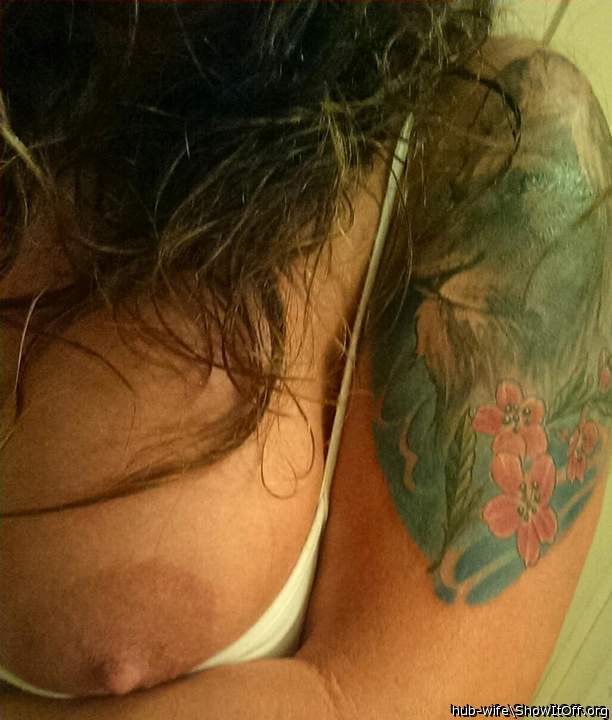 Wrap your lips around this nipple!!