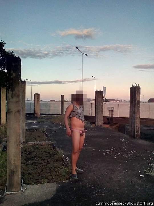 Adult image from cummobsessed