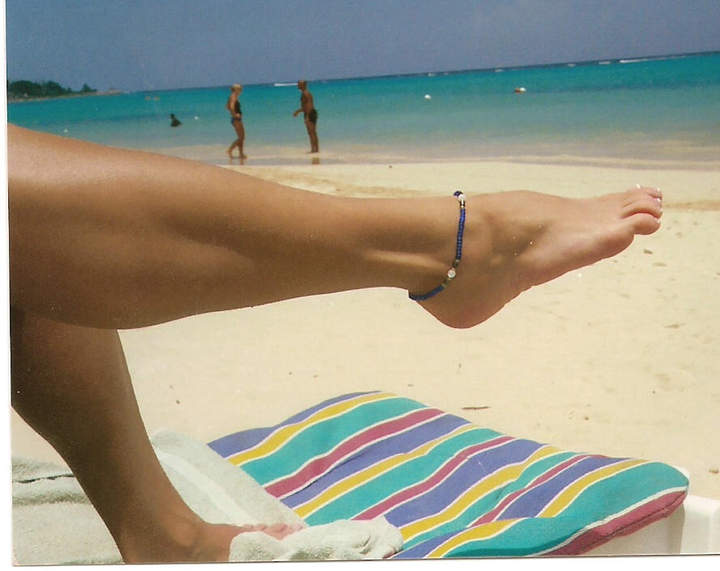 gmans girl's feet2