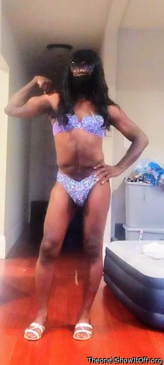 I'm a &#128170; muscle, deep voice manly CD